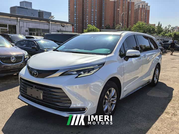 Toyota Sienna 2.5L Hybrid AWD Premium