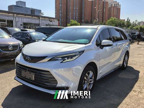 2025 Toyota Sienna 2.5L Hybrid AWD Premium