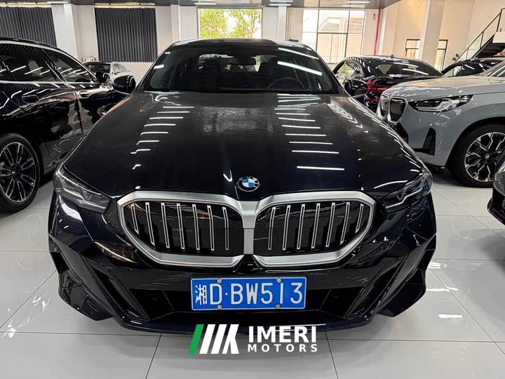 BMW 5 Series 530Li Luxury Edition Premium Package - ავტომობილი ჩინეთიდან