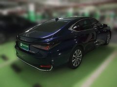 Lexus ES 200 Premium Edition - ფოტო 4
