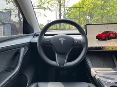 Tesla Model Y Rear-Wheel Drive - ფოტო 5