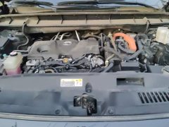 Toyota Crown Venza 2.5L HEV AWD Premier - ფოტო 10