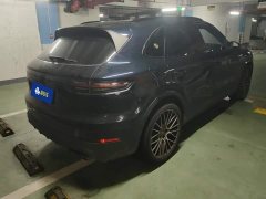 Porsche Cayenne 3.0T Platinum Edition - ფოტო 3