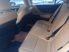 Lexus ES 200 Premium Edition - ფოტო 18