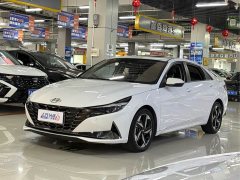 Hyundai Elantra 2022 1.5L CVT Luxury - ფოტო 1