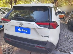Toyota RAV4 2.0L CVT FWD Urban Edition - ფოტო 3