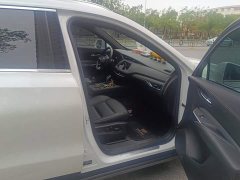 Cadillac XT4 28T FWD Luxury - ფოტო 8
