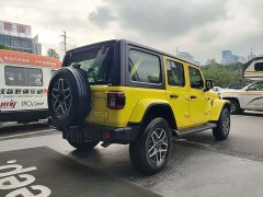 Jeep Wrangler PHEV 2022 Four-Door 2.0T 4xe Sahara High-Visibility Yellow Limited Edition - ფოტო 17