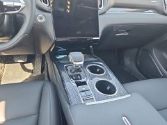 FAW Red Flag HS3 PHEV 117km Dynamic Edition - photo 16