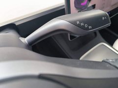 Tesla Model Y Standard Range RWD - ფოტო 10