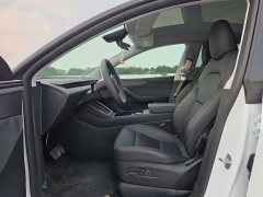 Tesla Model Y Long Range All-Wheel Drive - ფოტო 4