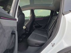 Tesla Model Y Long Range All-Wheel Drive - ფოტო 5