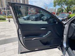Toyota Avalon Hybrid 2.5L XLE Premium - ფოტო 15