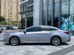 Toyota Avalon Hybrid 2.5L XLE Premium - ფოტო 3