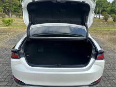 Lexus ES 200 Premium Edition - ფოტო 15