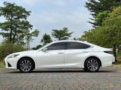 Lexus ES 200 Premium Edition - ფოტო 16