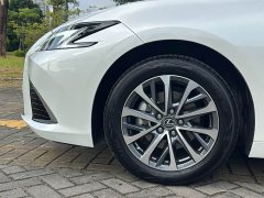 Lexus ES 200 Premium Edition - ფოტო 17