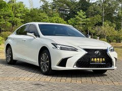 Lexus ES 200 Premium Edition - ფოტო 3