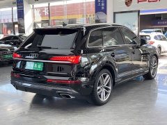 Audi Q7 55 TFSI quattro S line Sport - ფოტო 4
