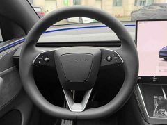 Tesla Model Y L Long Range All-Wheel Drive - ფოტო 12