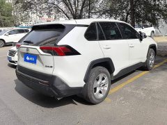 Toyota RAV4 2.0L CVT FWD Urban Edition - ფოტო 3