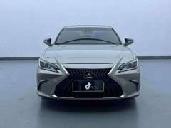 Lexus ES 200 Excellence Edition - ფოტო 2