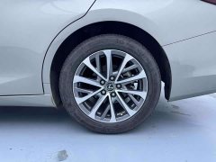 Lexus ES 200 Excellence Edition - ფოტო 9