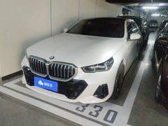 BMW 5 Series 525Li M Sport Package - ფოტო 1