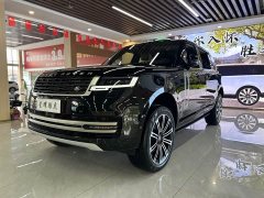 Land Rover Range Rover 3.0 L6 400PS Prestige Seven-Seat Extended Wheelbase - ფოტო 1