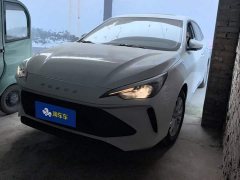 SAIC MG i5 2023 1.5L CVT Luxury - ფოტო 1