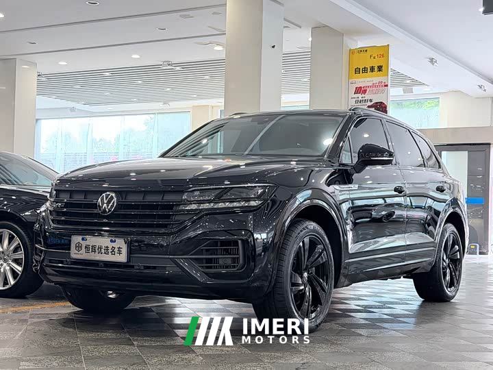 Volkswagen Touareg 3.0TSI Sharp Enjoyment Edition Jet Black Sport Package