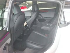 Tesla Model Y Rear-Wheel Drive - ფოტო 11