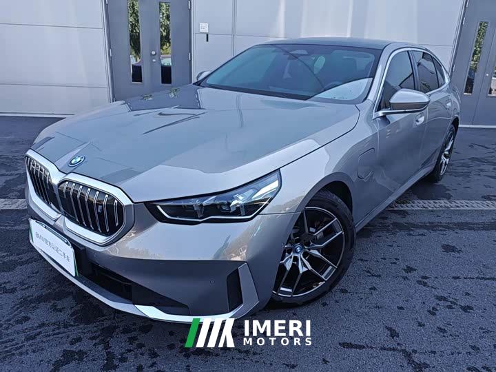 BMW i5 eDrive 35L Luxury Package