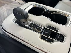 Lexus LM 2023 500h Six-Seat Premium Edition - ფოტო 17