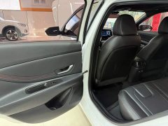 Hyundai Elantra 2022 1.5L CVT 20th Anniversary Edition - ფოტო 17