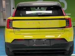 Volvo EX30 2025 Rear-Wheel Drive Extended Range Ultra - ფოტო 14