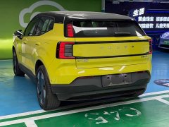Volvo EX30 2025 Rear-Wheel Drive Extended Range Ultra - ფოტო 15