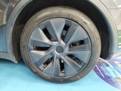 Tesla Model Y Rear-Wheel Drive - ფოტო 18