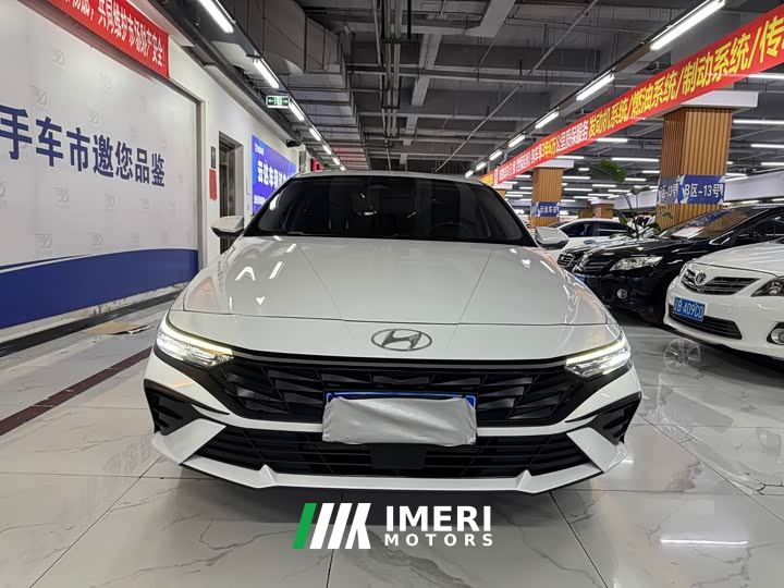 Hyundai Elantra 1.5L CVT Luxury