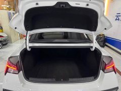 Hyundai Elantra 2023 1.5L CVT Luxury - ფოტო 10