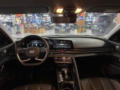 Hyundai Elantra 2023 1.5L CVT Luxury - ფოტო 6