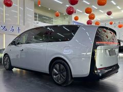 Li Auto Li Xiang MEGA 2024 Ultra - ფოტო 15
