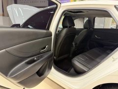 Hyundai Elantra 1.5L CVT Luxury - ფოტო 17