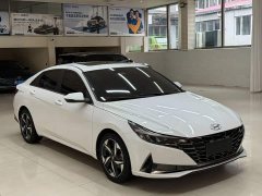 Hyundai Elantra 1.5L CVT Luxury - ფოტო 3