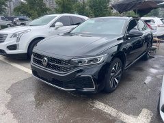 Volkswagen Passat 330TSI Starry Sky Luxury Edition - ფოტო 1
