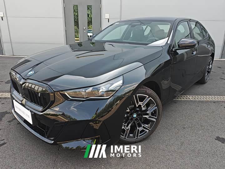 BMW i5 xDrive 50L M Sport Package - ავტომობილი ჩინეთიდან