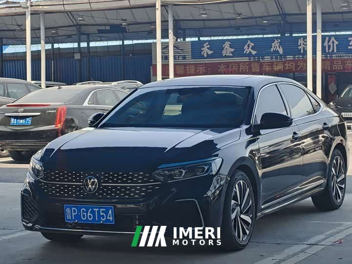 Volkswagen Passat 330TSI Starry Sky Luxury Edition