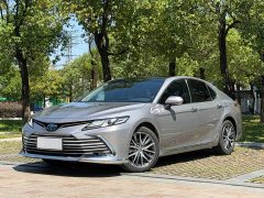 Toyota Camry Hybrid Luxury - ფოტო 1