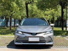 Toyota Camry Hybrid Luxury - ფოტო 2