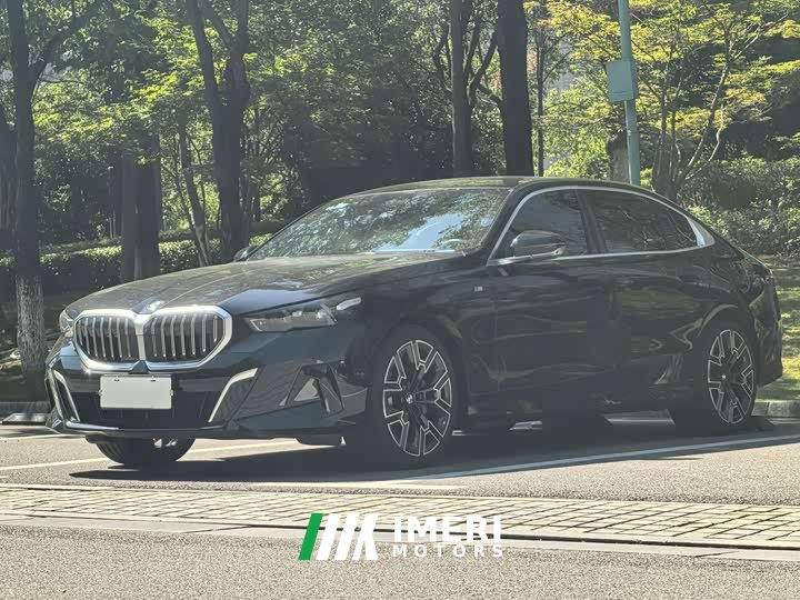 BMW 5 Series 530Li Luxury M Sport Package - ავტომობილი ჩინეთიდან